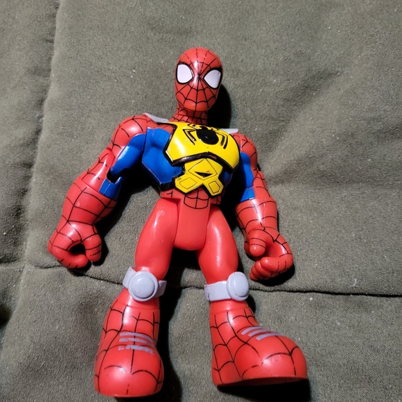 Spiderman figure - Picture 3 of 3
